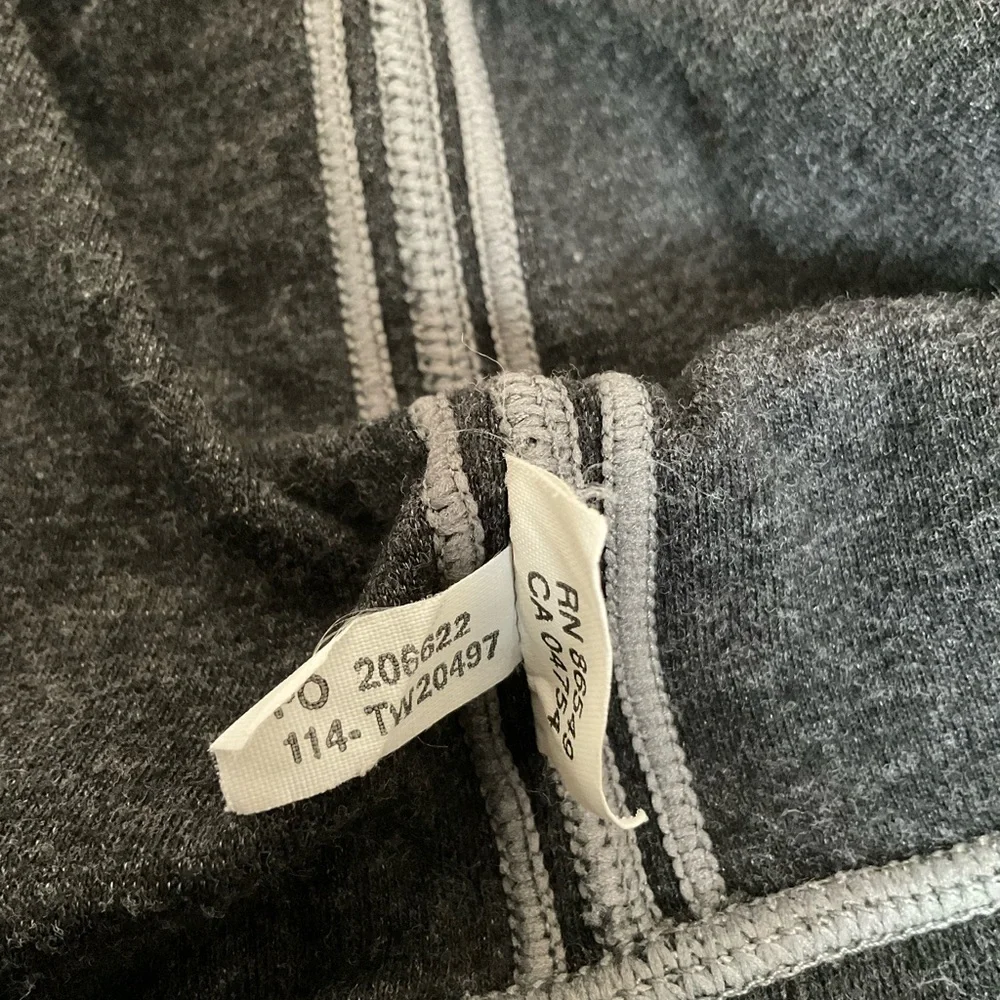 Tommy Bahama Men’s Reversible 1/2 Zip - Picture 7 of 7